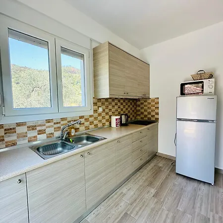 Olive Deluxe Golden Chrysi Ammoudia