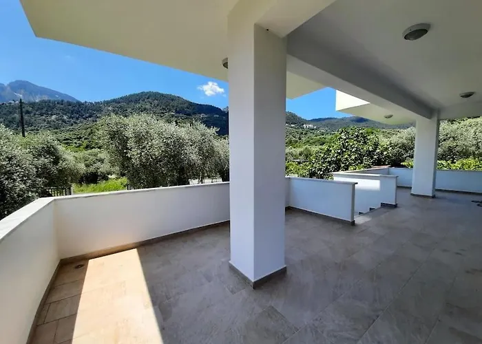 Villa Olive Deluxe Golden *