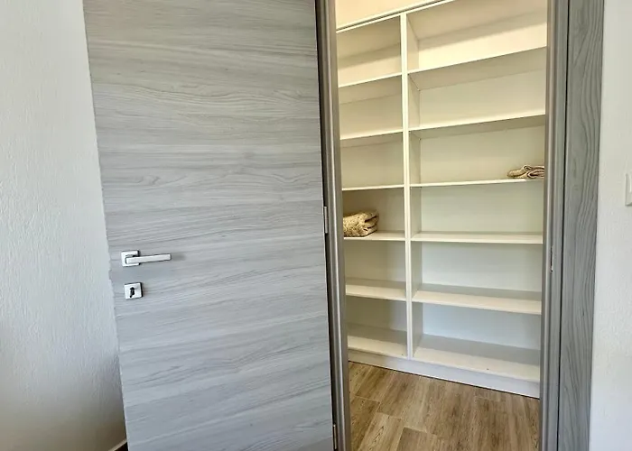 Villa Olive Deluxe Golden