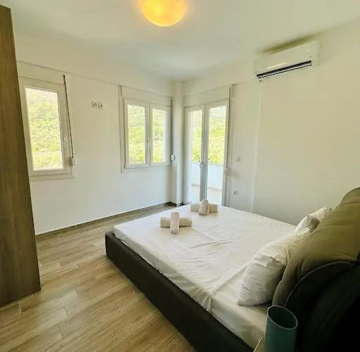 Olive Deluxe Golden Villa *