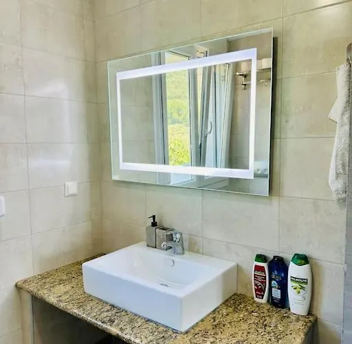 Villa Olive Deluxe Golden *