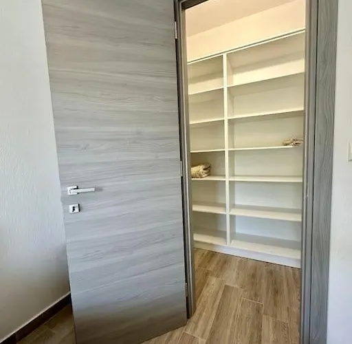 Villa Olive Deluxe Golden