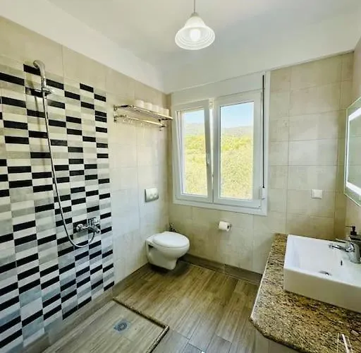 Olive Deluxe Golden * Chrysi Ammoudia