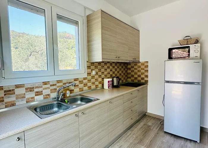 Olive Deluxe Golden Chrysi Ammoudia